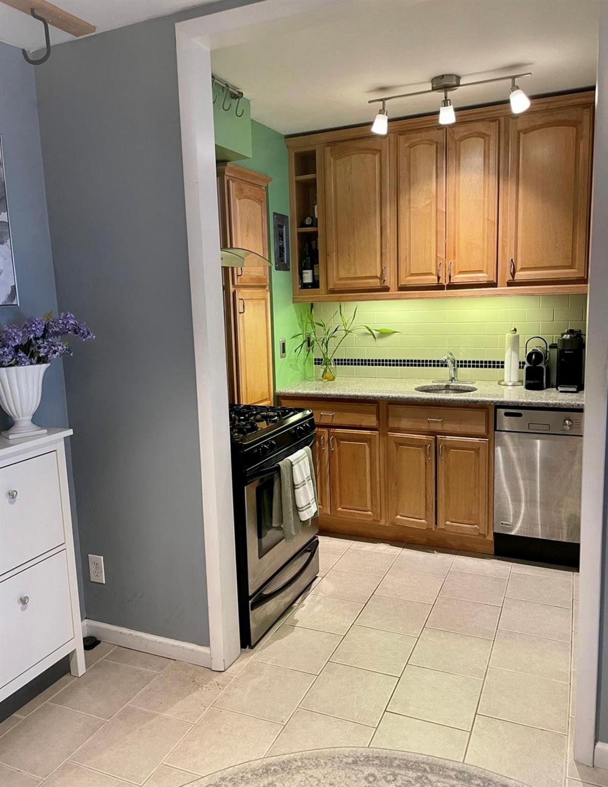 #14 photo, 124 Smith Street, ナッソー郡 Freeport , NY 11520