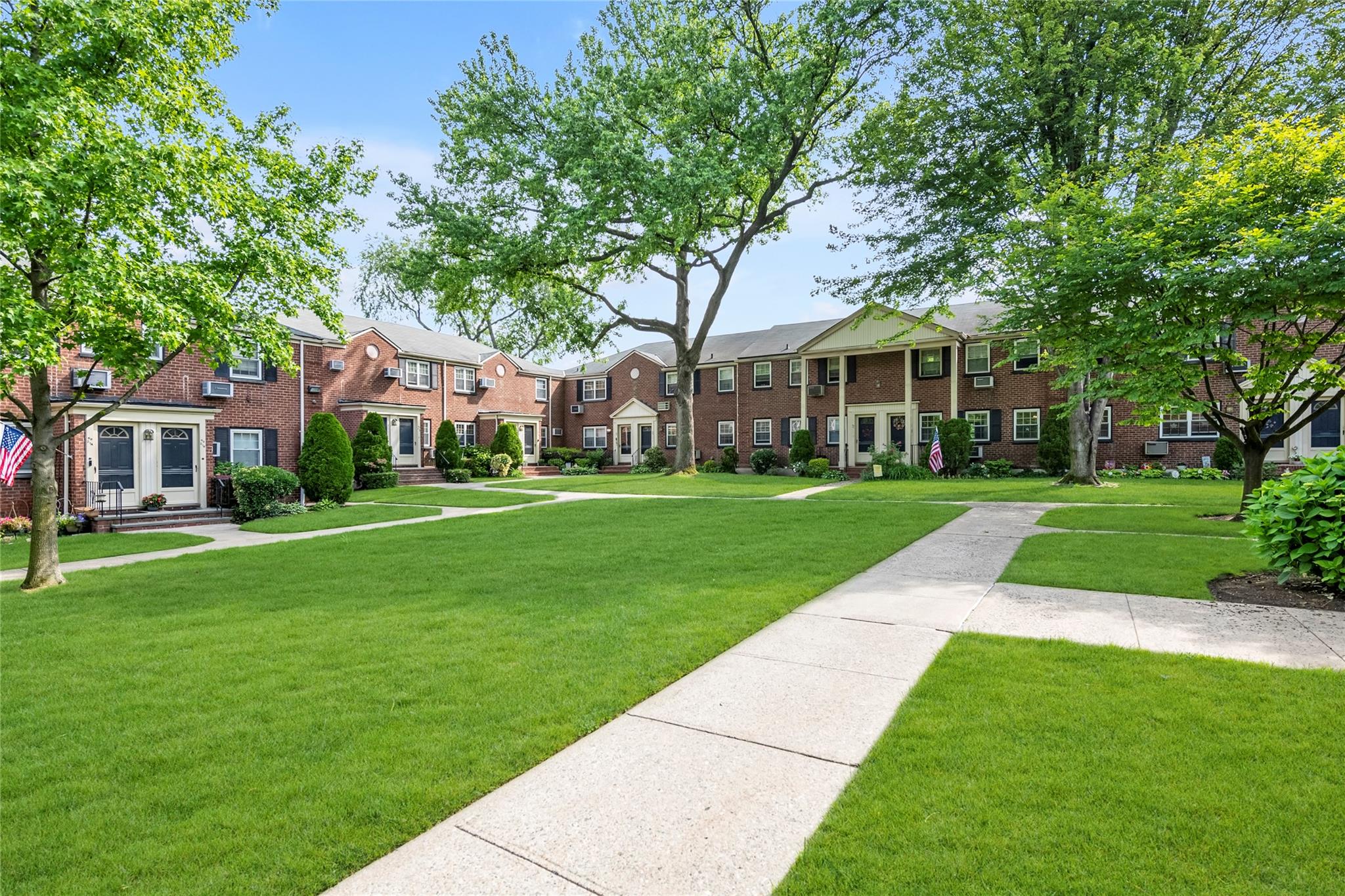 #12 photo, 69-29 210 Street, 皇后區 貝塞 Bayside , NY 11364