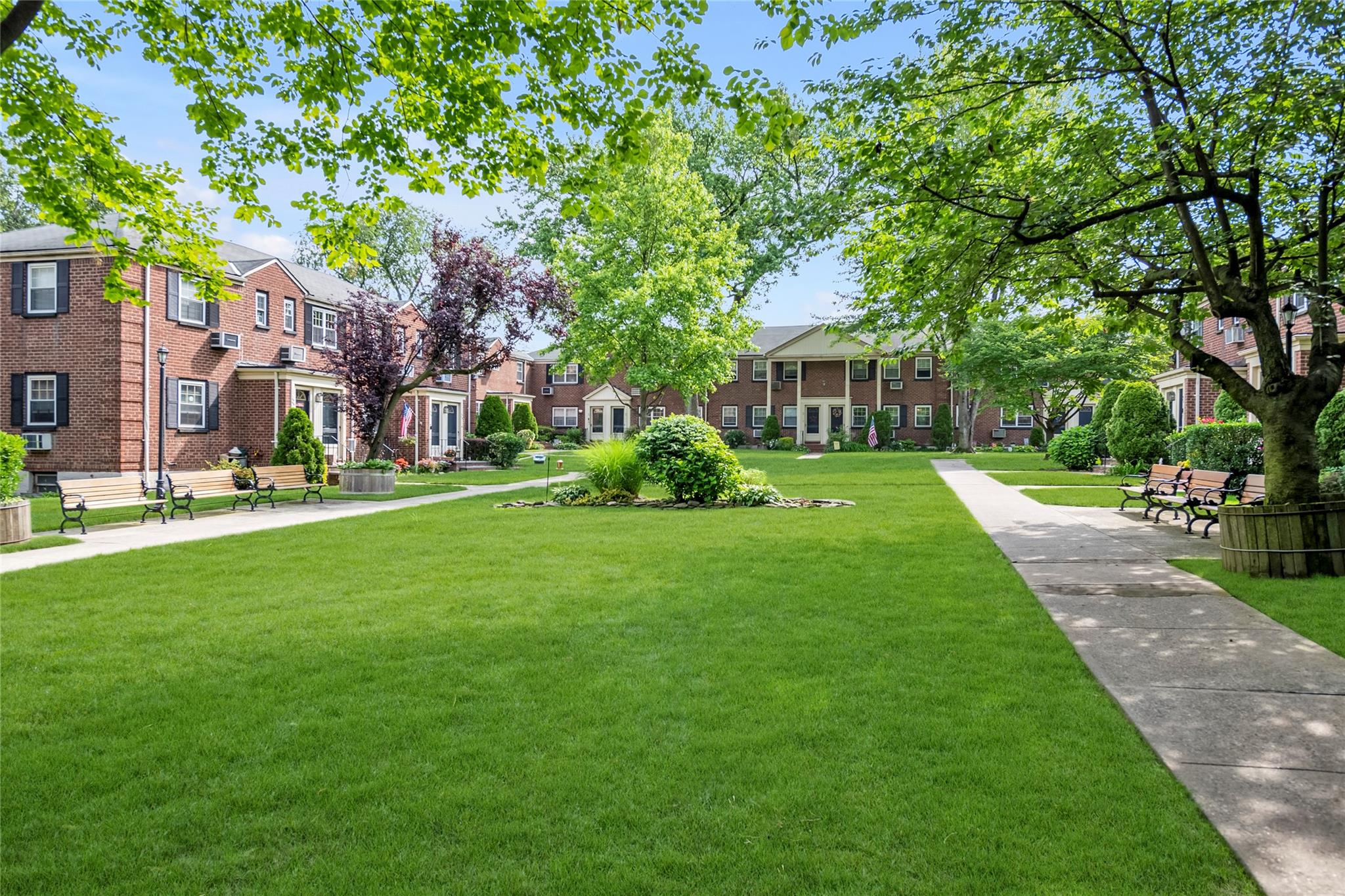 #13 photo, 69-29 210 Street, 皇后區 貝塞 Bayside , NY 11364