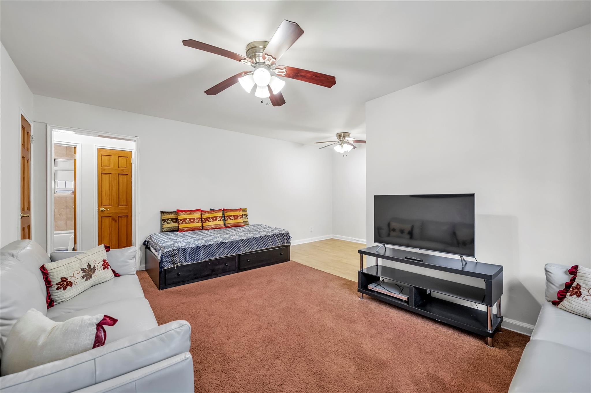 #4 photo, 69-29 210 Street, 皇后區 貝塞 Bayside , NY 11364