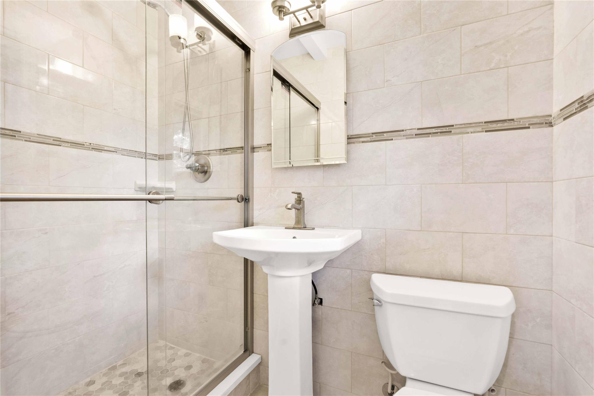 #20 photo, 906 Bromton Drive, Westbury , NY 11590