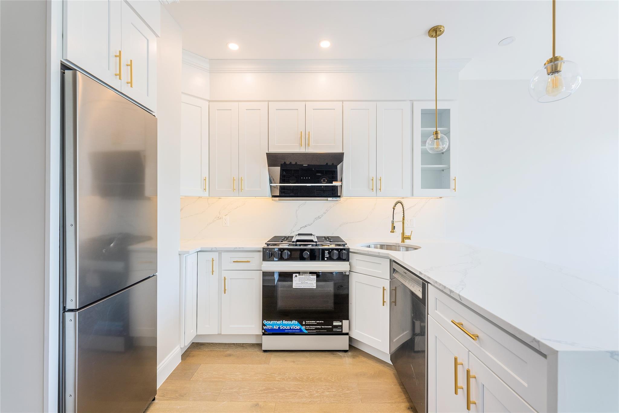 #10 photo, 4209 Hampton Street, クイーンズ区 Elmhurst , NY 11373