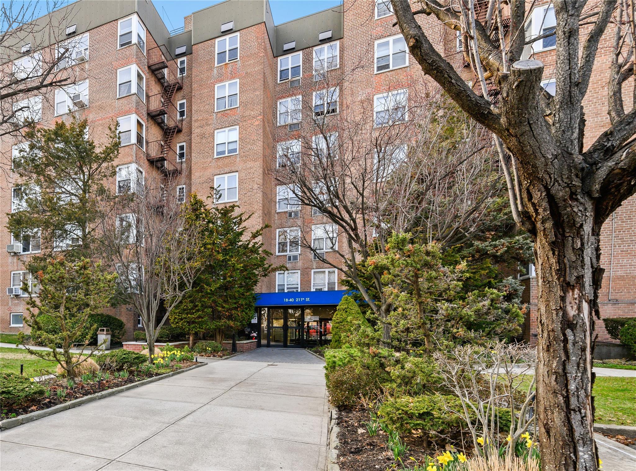 #2 photo, 18-40 211th Street Street, クイーンズ区 Bayside , NY 11360