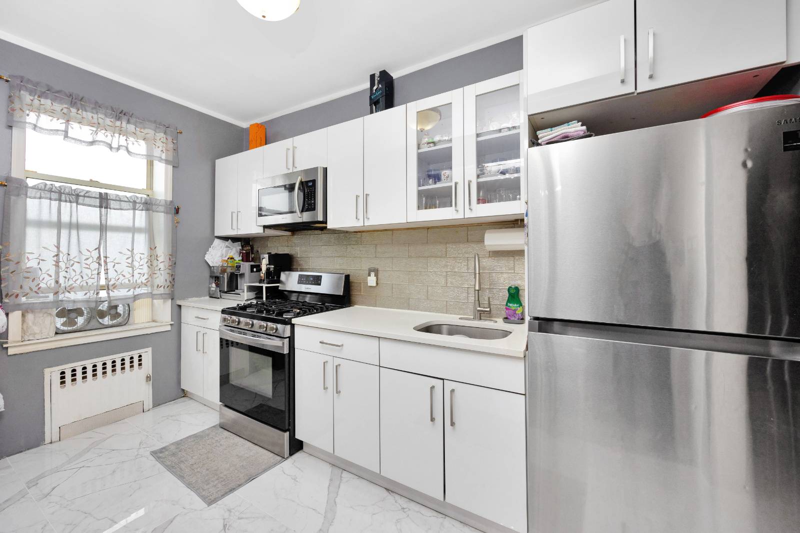 #13 photo, 6018 Bleecker St, クイーンズ区 Ridgewood , NY 11385