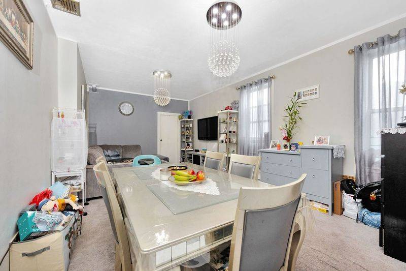 #18 photo, 6018 Bleecker St, クイーンズ区 Ridgewood , NY 11385