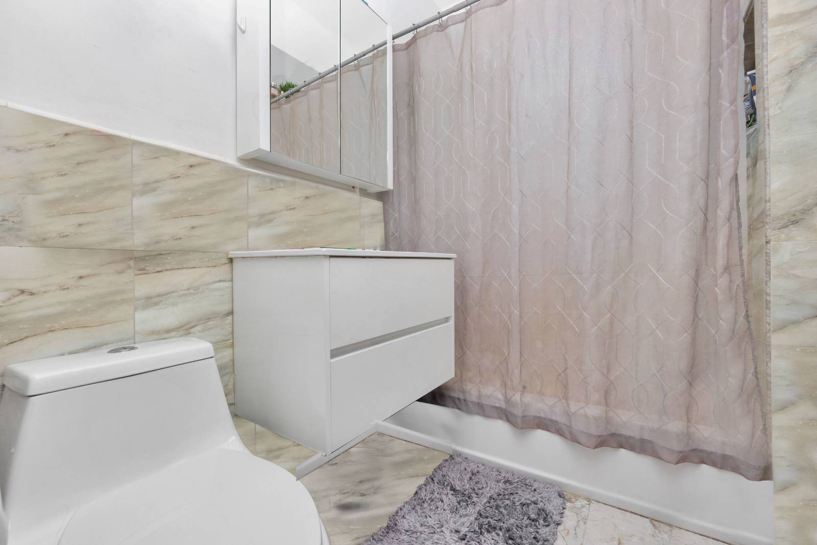 #19 photo, 6018 Bleecker St, クイーンズ区 Ridgewood , NY 11385