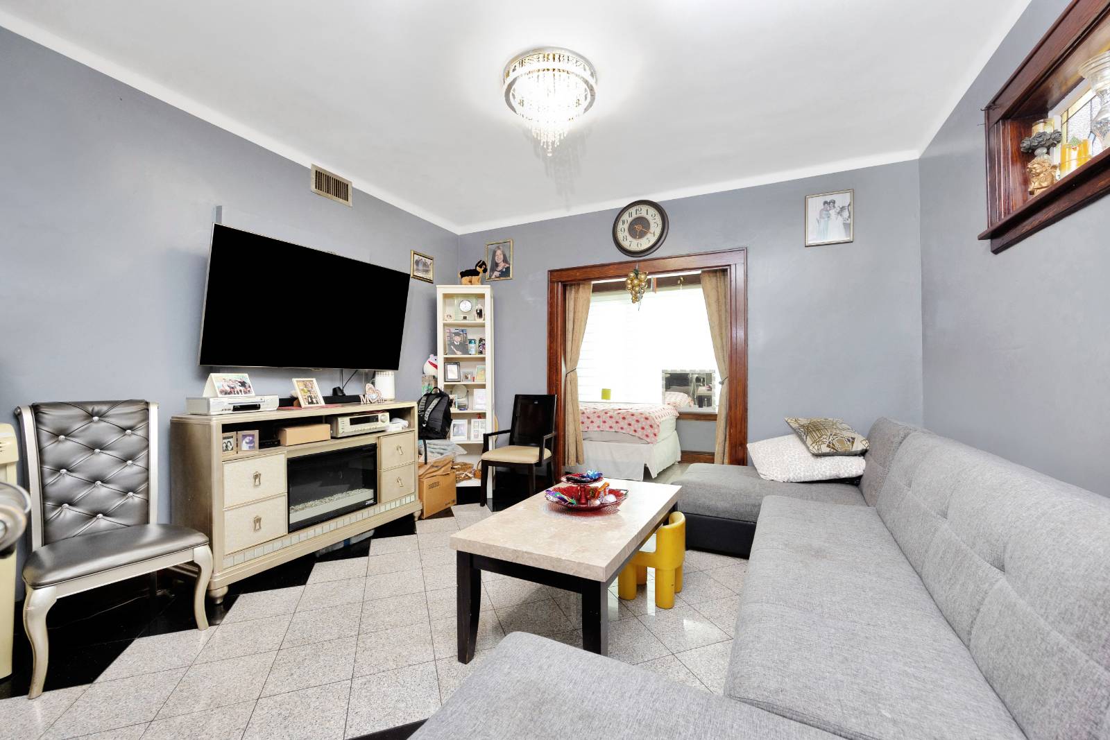 #8 photo, 6018 Bleecker St, クイーンズ区 Ridgewood , NY 11385