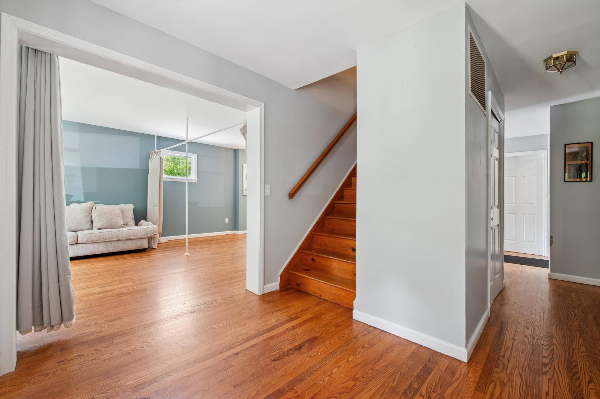 #6 photo, 484 North Magee Street, サフォーク郡 Southampton , NY 11968