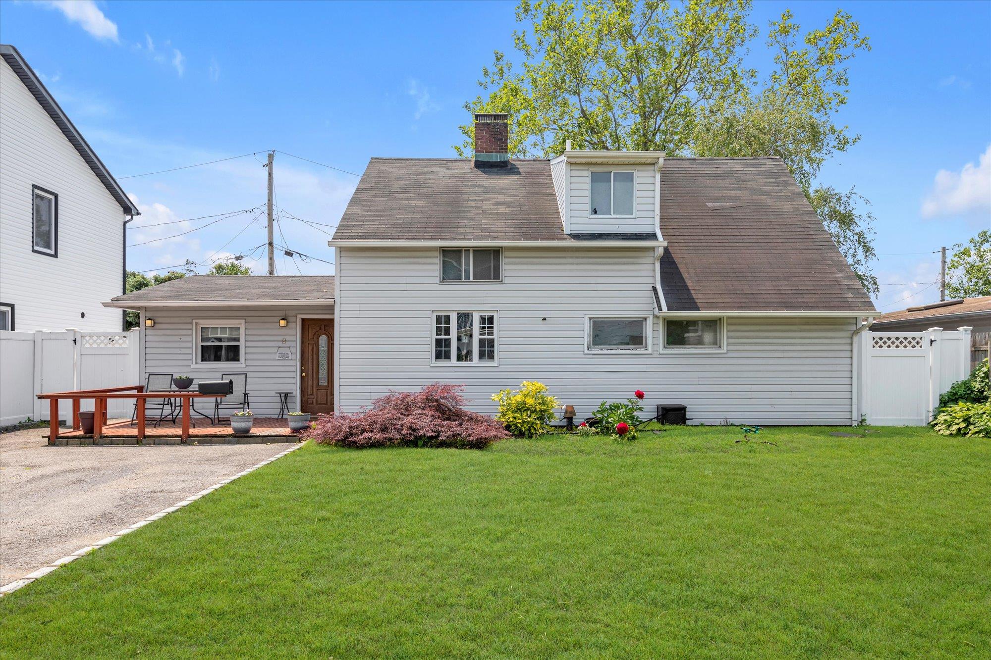 #1 photo, 8 Trumpet Lane, Levittown , NY 11756