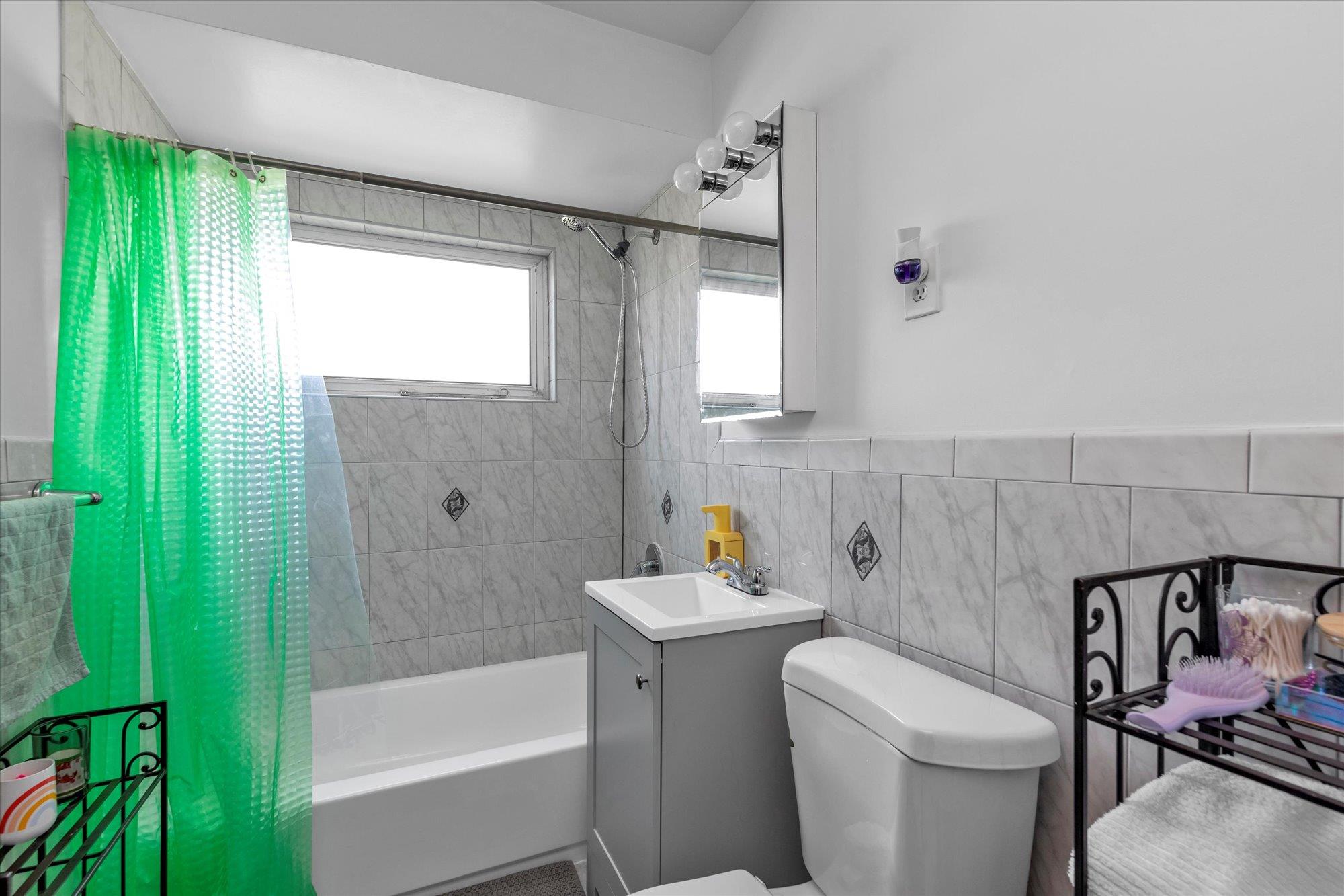 #12 photo, 8 Trumpet Lane, Levittown , NY 11756