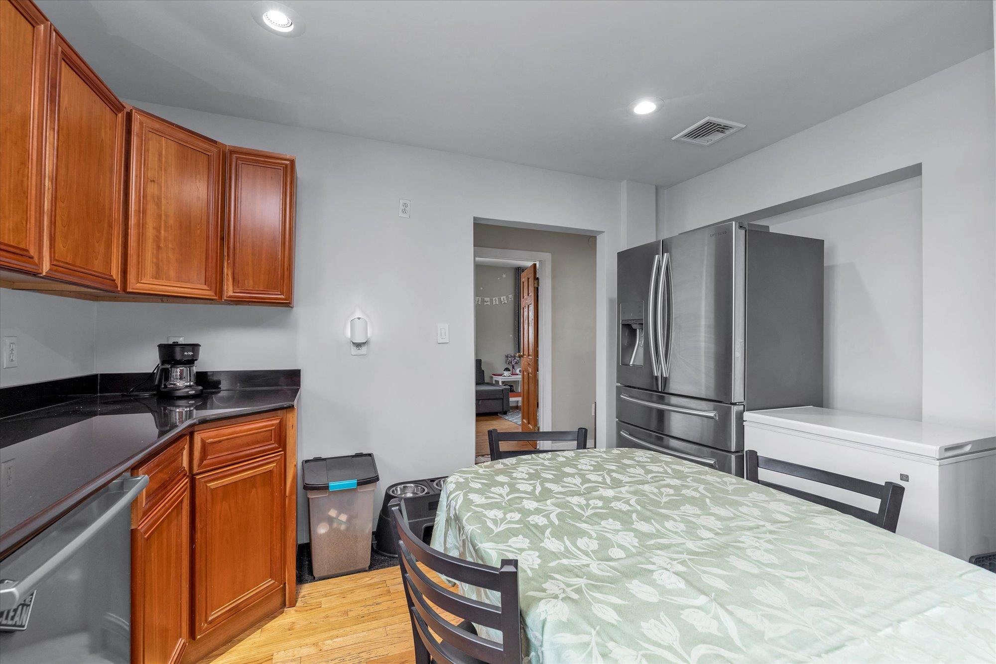 #6 photo, 8 Trumpet Lane, Levittown , NY 11756