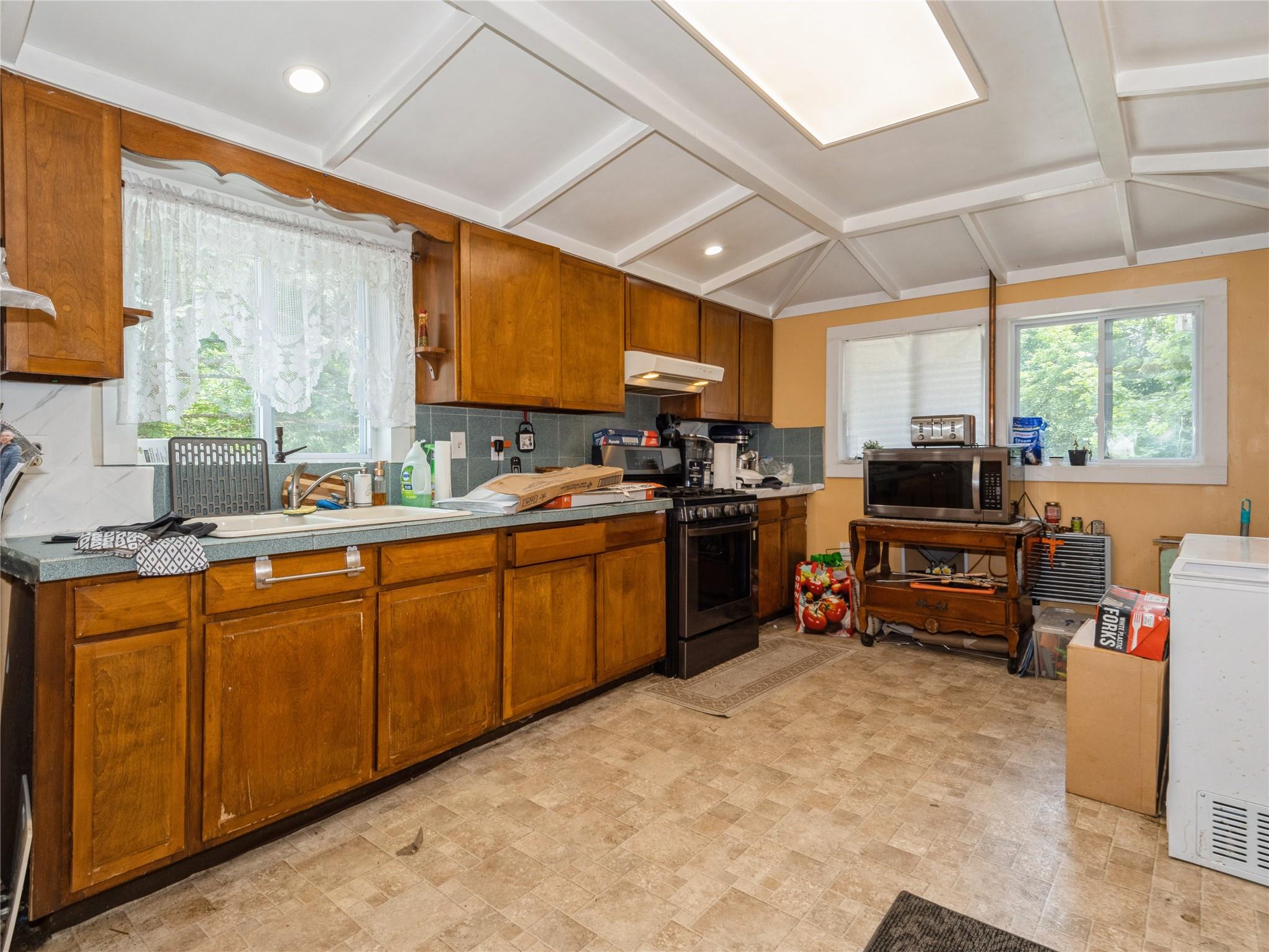 #20 photo, 413 Vassar Road, 紐約州 Poughkeepsie , NY 12603