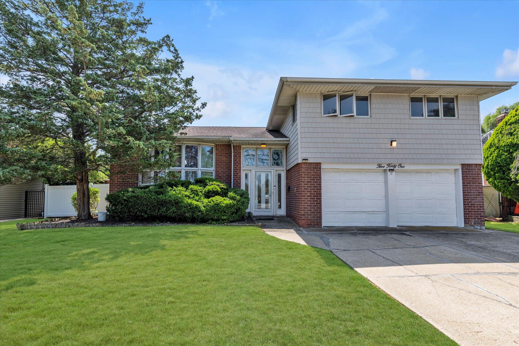 #1 photo, 541 Woodbury Road, Plainview , NY 11803