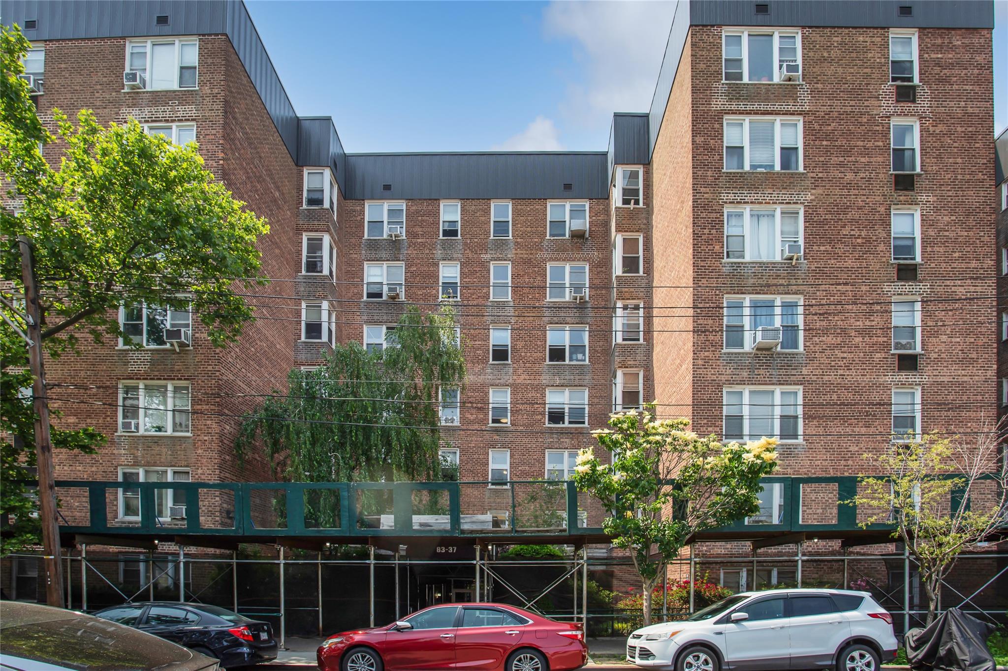 #15 photo, 83-37 Saint James Avenue, クイーンズ区 Elmhurst , NY 11373