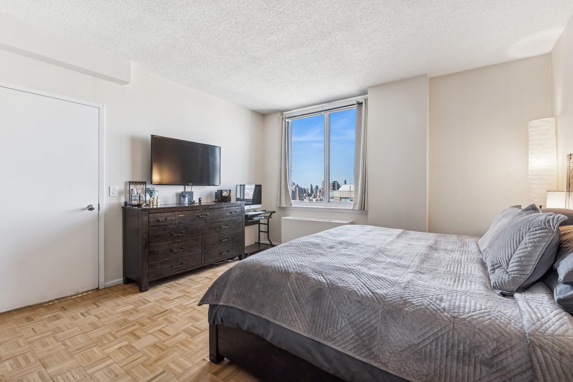 #11 photo, 4-74 48TH Avenue, クイーンズ区 Hunters Point , NY 11109