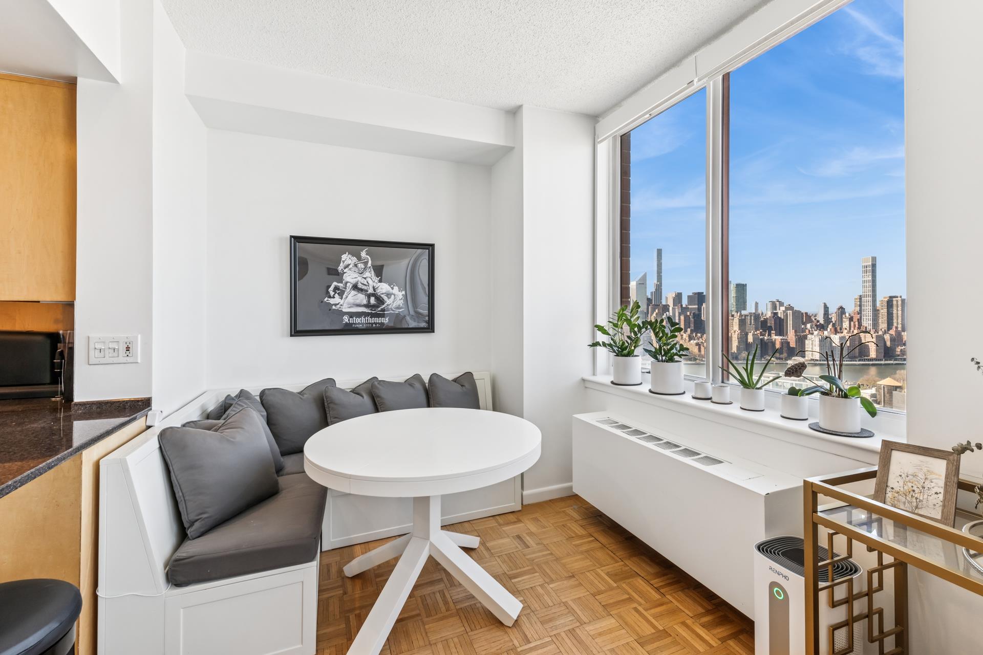 #4 photo, 4-74 48TH Avenue, クイーンズ区 Hunters Point , NY 11109