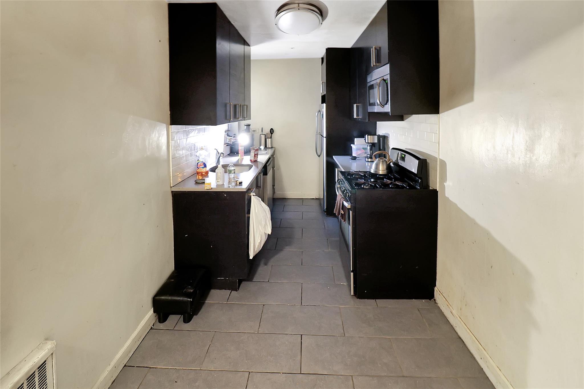 #9 photo, 2105 Wallace Avenue, ブロンクス区 Bronx , NY 10462