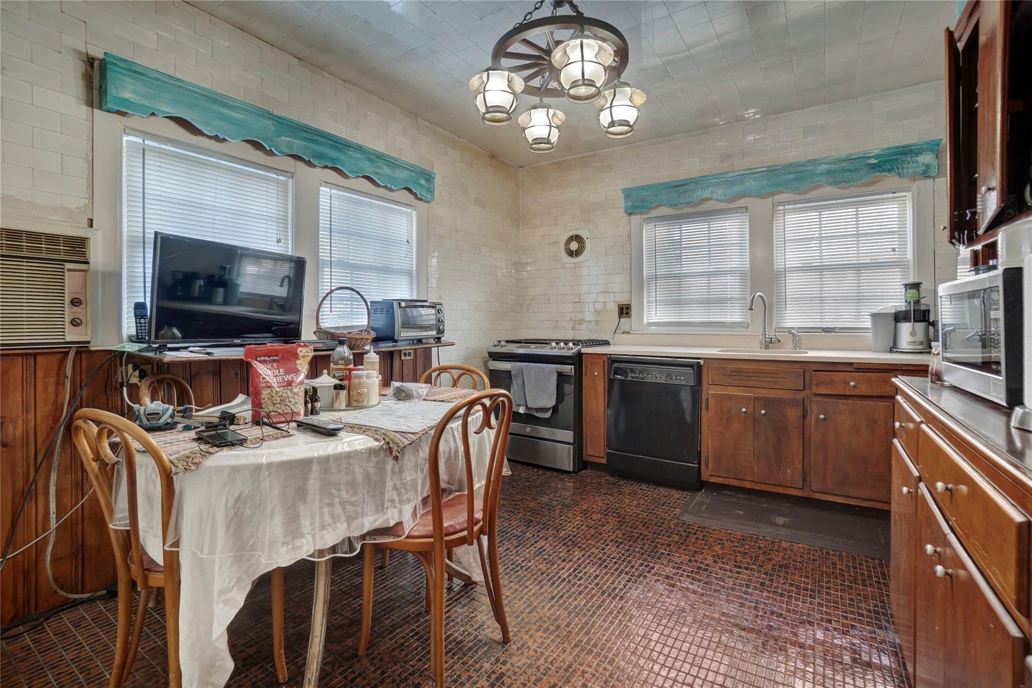 #2 photo, 1050 Dickens Street, クイーンズ区 Far Rockaway , NY 11691