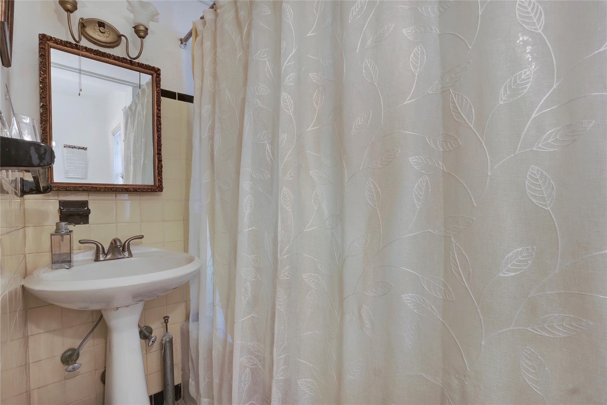 #9 photo, 1050 Dickens Street, クイーンズ区 Far Rockaway , NY 11691