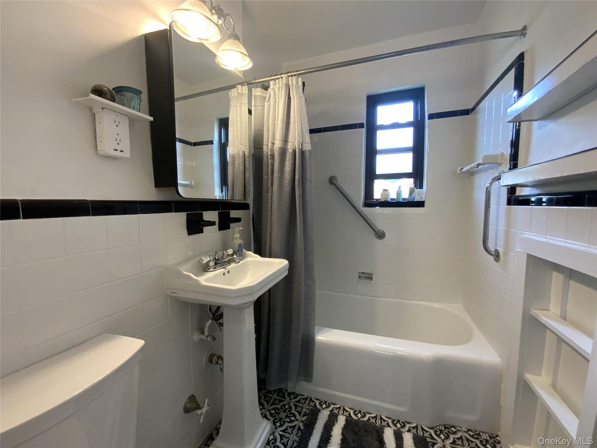 #10 photo, 73-19 217th Street, クイーンズ区 Oakland Gardens , NY 11364