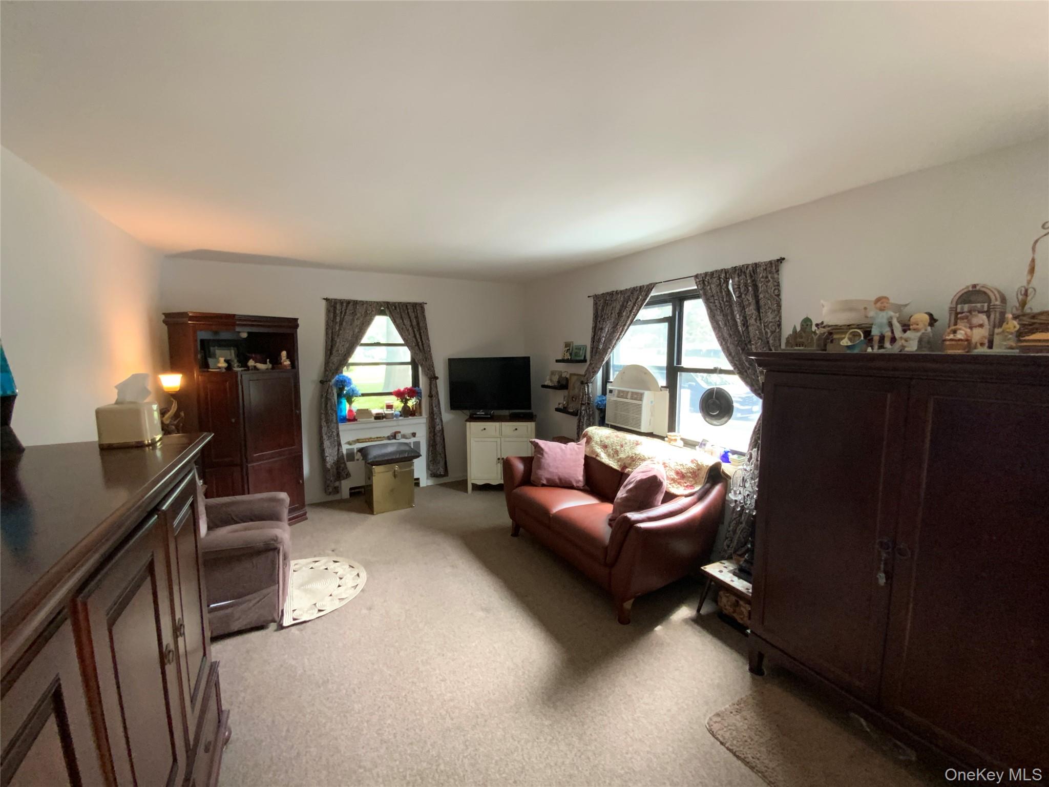 #5 photo, 73-19 217th Street, クイーンズ区 Oakland Gardens , NY 11364