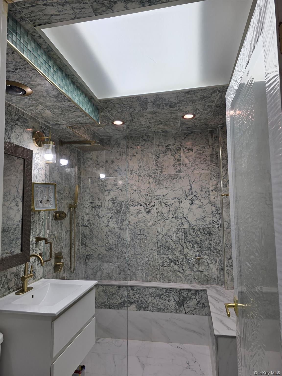 #9 photo, 52-40 39 Drive, クイーンズ区 Woodside , NY 11377