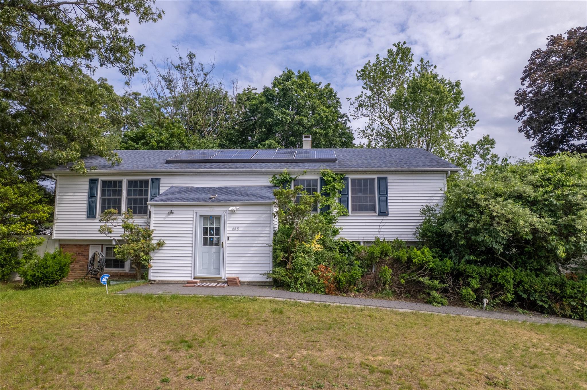 #1 photo, 668 Hawkins Road, 東長島 科勒姆 Coram , NY 11727