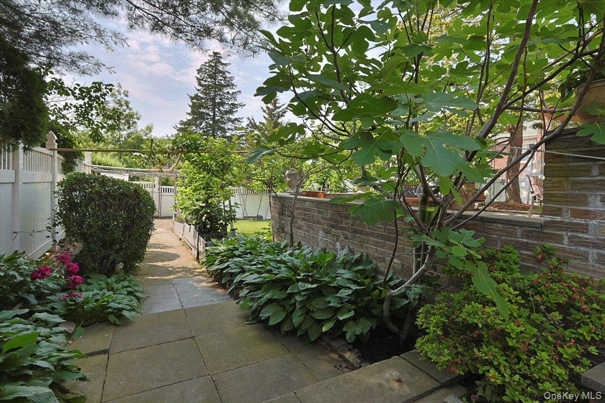 #2 photo, 50-54 Deepdale Place, クイーンズ区 Little Neck , NY 11362