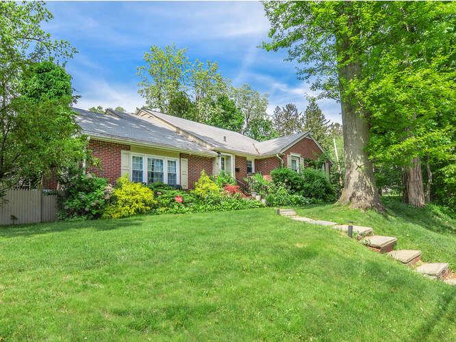 #1 photo, 44 Glenwood Road, 長島 Glen Head , NY 11545