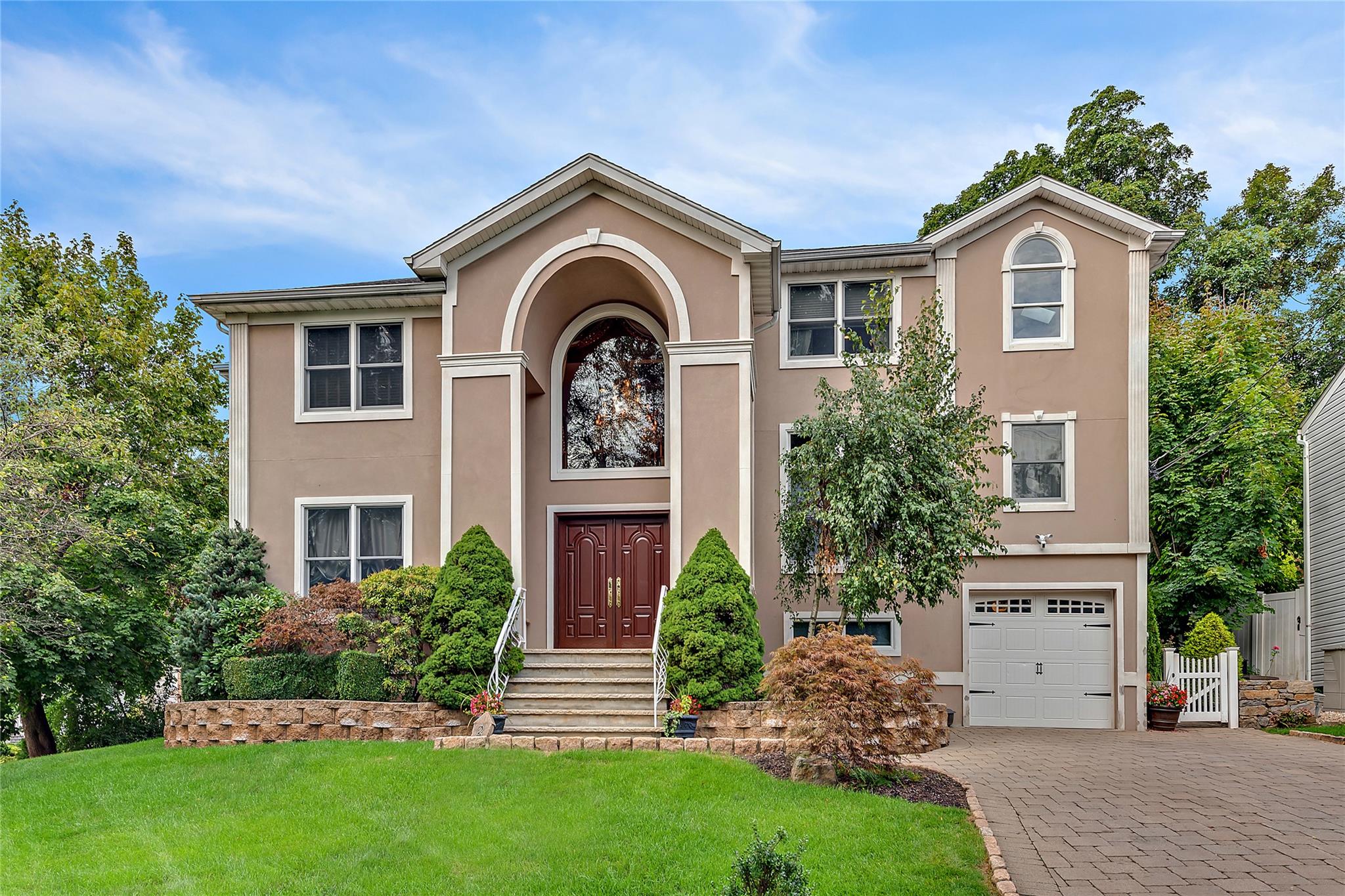 #1 photo, 2 Dorchester Drive, Yonkers , NY 10710