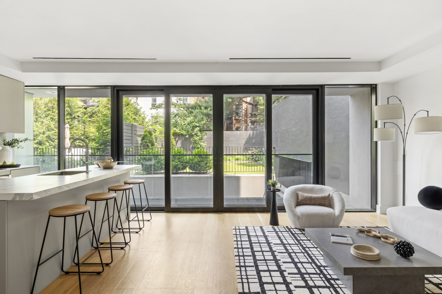 #3 photo, 153 GREEN Street, ブルックリン区 Greenpoint , NY 11222