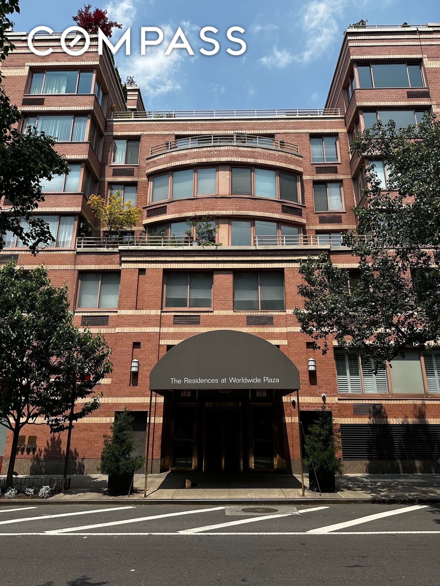 #16 photo, 393 W 49th Street, マンハッタン Hell's Kitchen , NY 10019