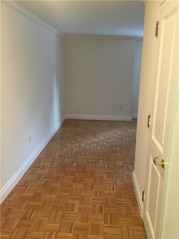 #1 photo, 404 E 76th Street, Upper East Side , NY 10021