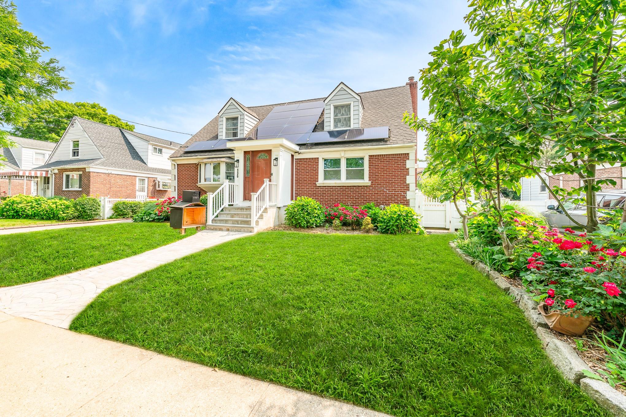 #1 photo, 136 Wardwell Road, Mineola , NY 11501