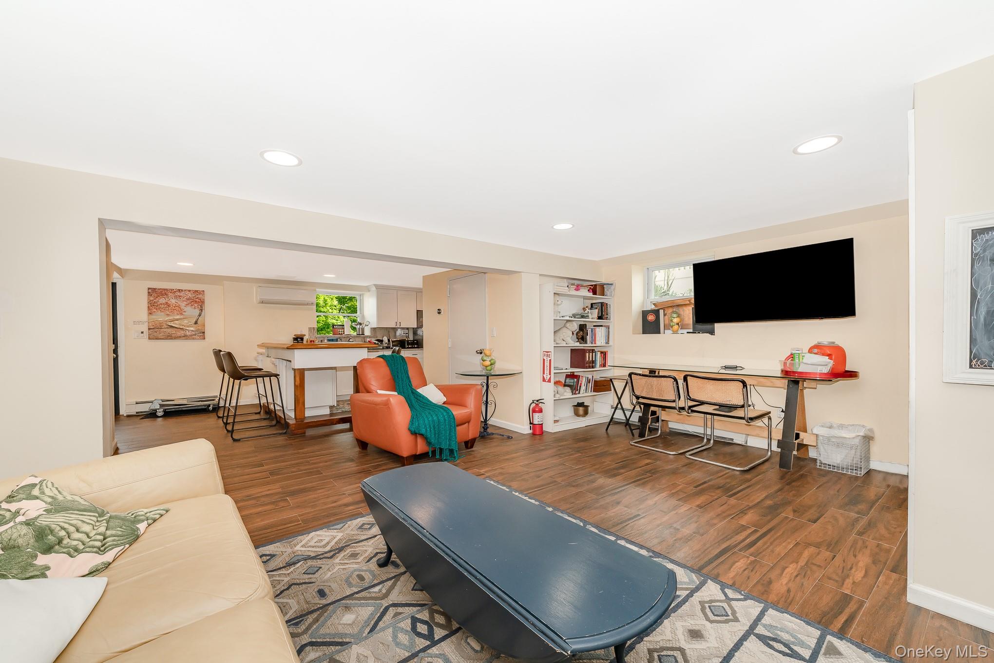 #14 photo, 136 Wardwell Road, Mineola , NY 11501