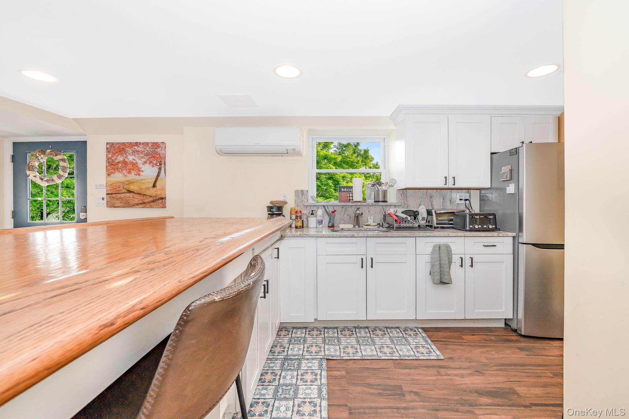 #15 photo, 136 Wardwell Road, Mineola , NY 11501