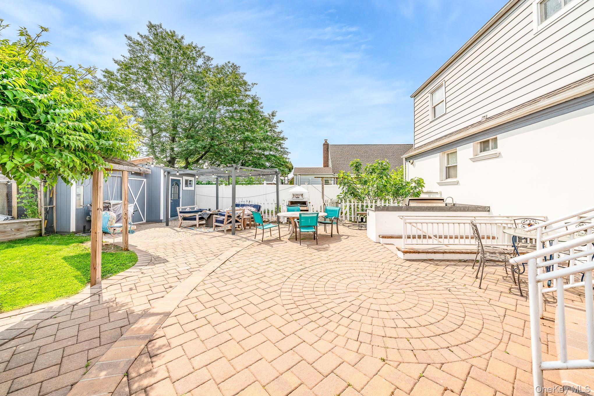 #5 photo, 136 Wardwell Road, Mineola , NY 11501