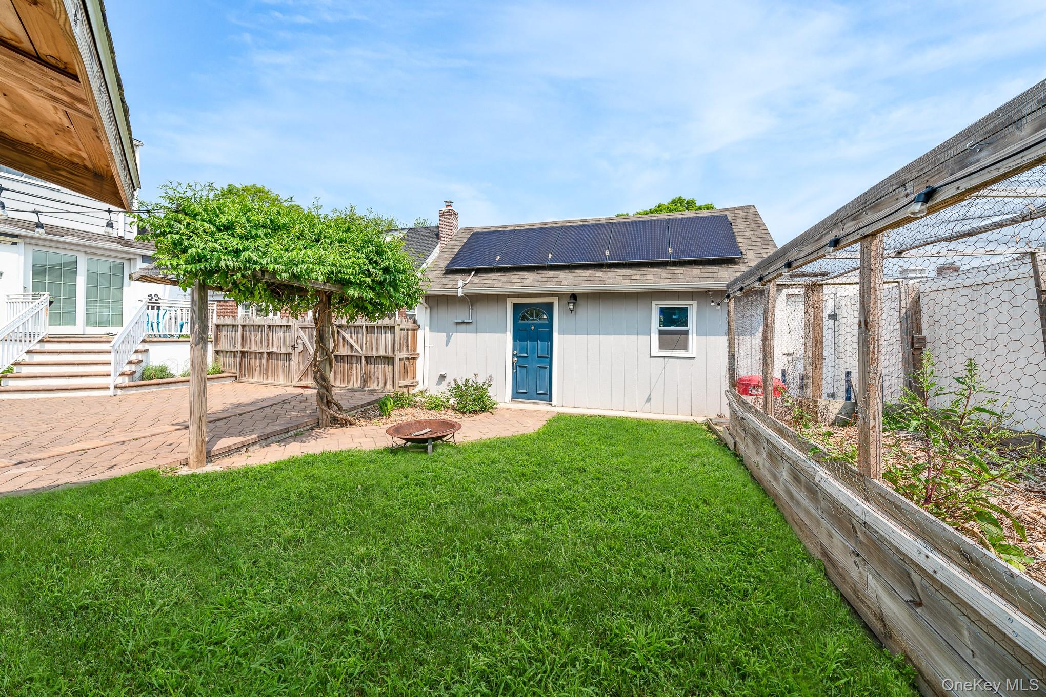 #8 photo, 136 Wardwell Road, Mineola , NY 11501