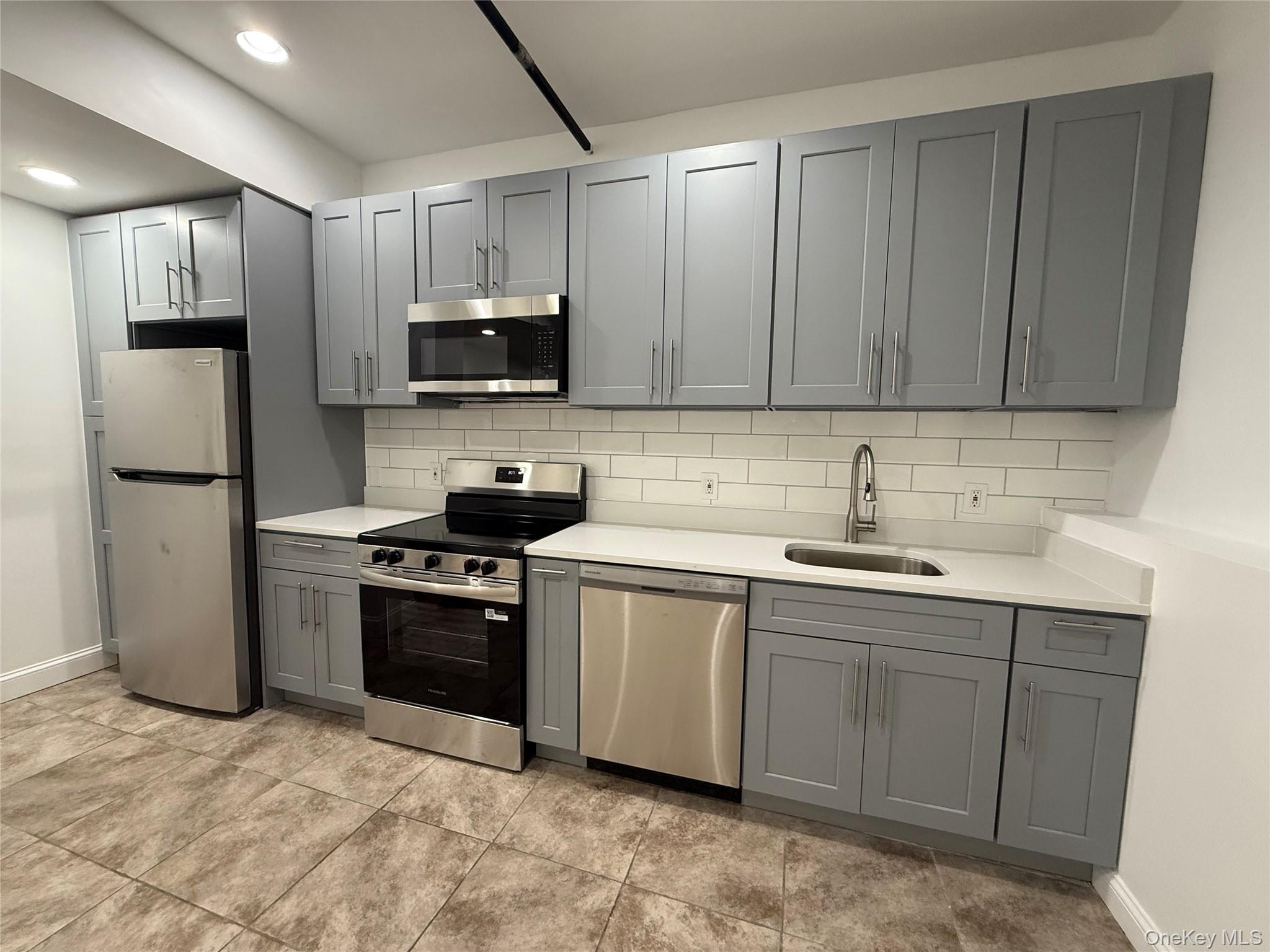 #2 photo, 94 4th Avenue, Bay Shore , NY 11706