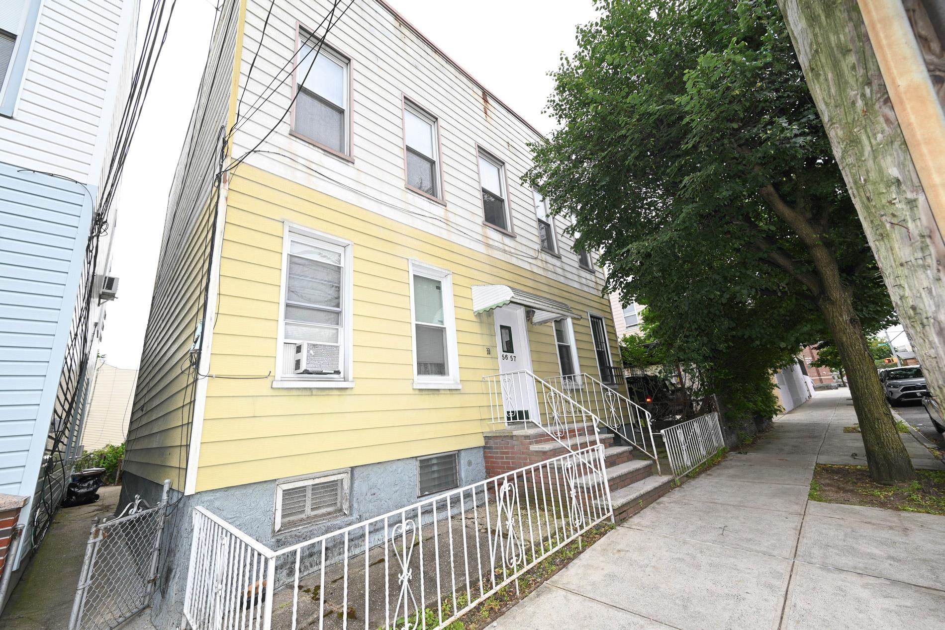 #2 photo, 56-57 61st Street, クイーンズ区 Maspeth , NY 11378