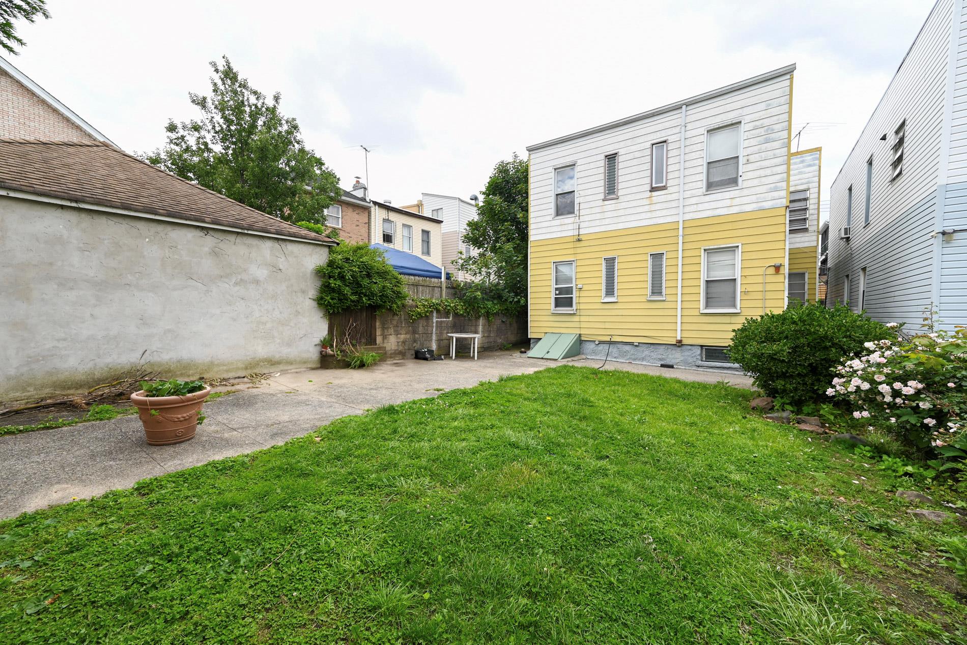 #5 photo, 56-57 61st Street, クイーンズ区 Maspeth , NY 11378