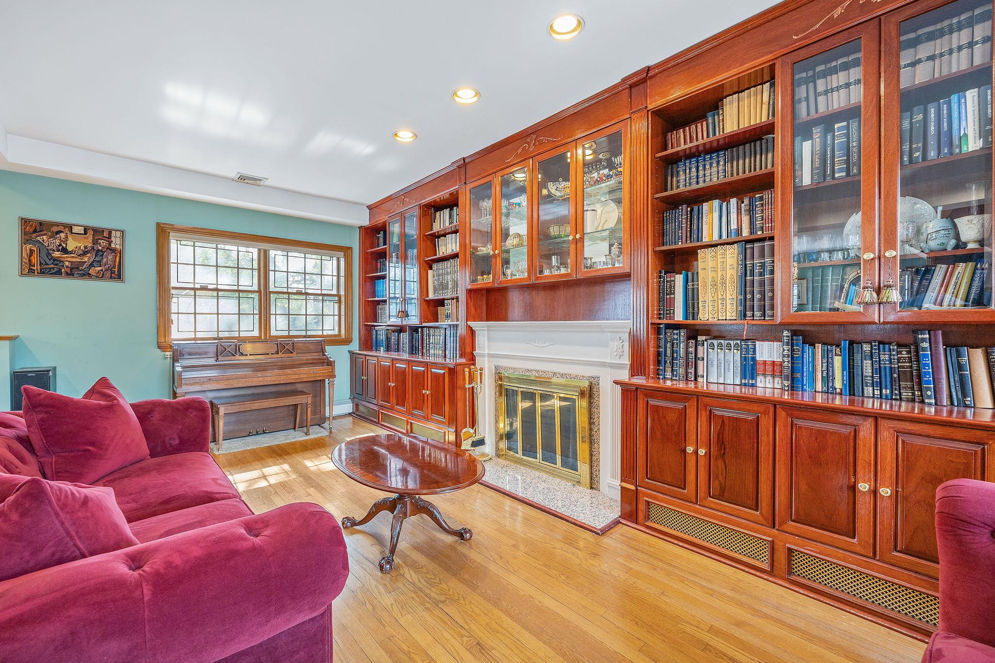 #17 photo, 8649 Dunton Street, クイーンズ区 Holliswood , NY 11423