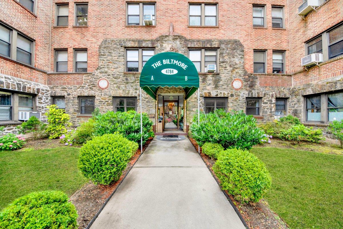 #1 photo, 4784 Boston Post Road, Pelham , NY 10803