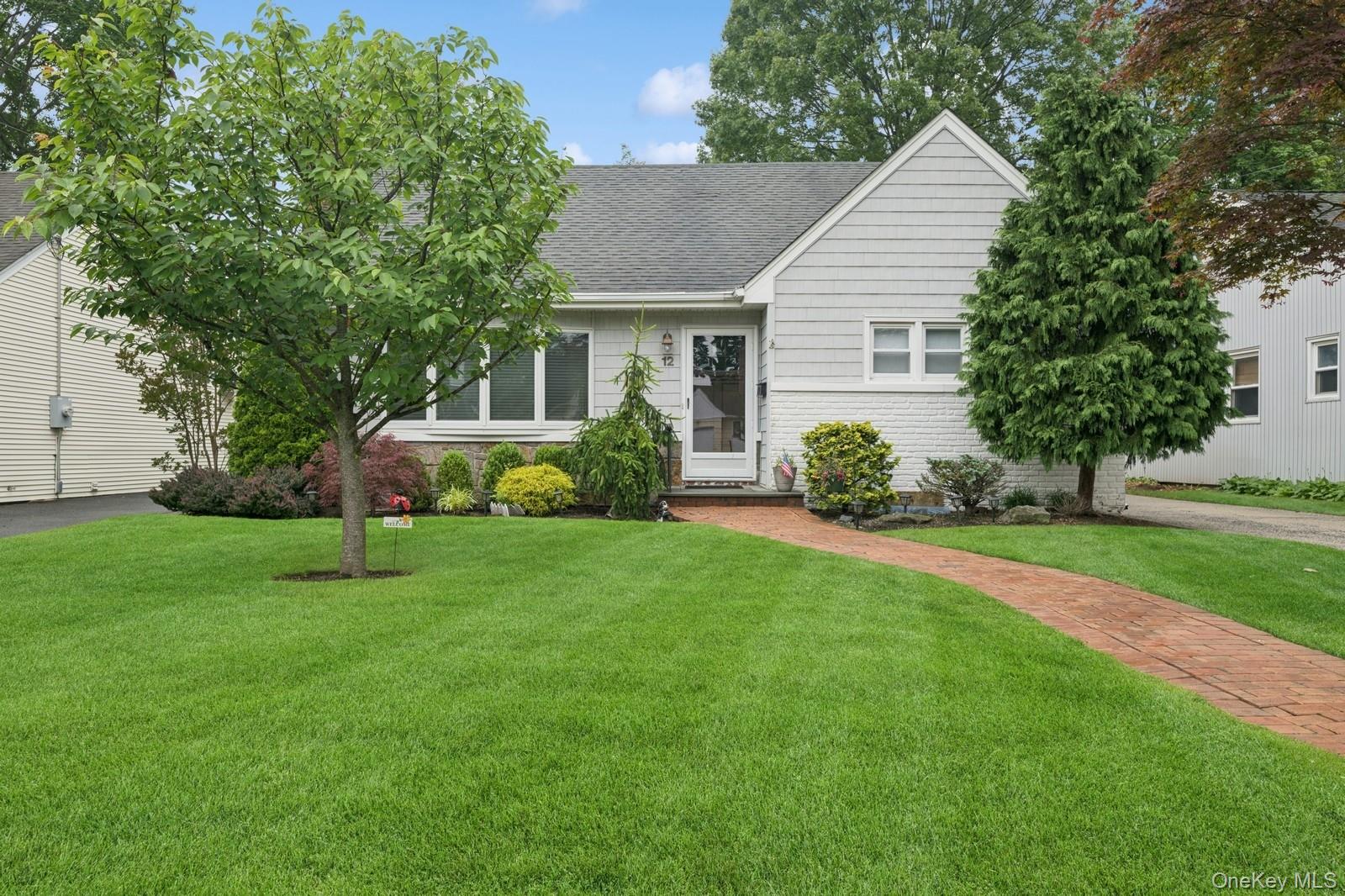 #1 photo, 12 Ambrose Avenue, 長島 Malverne , NY 11565