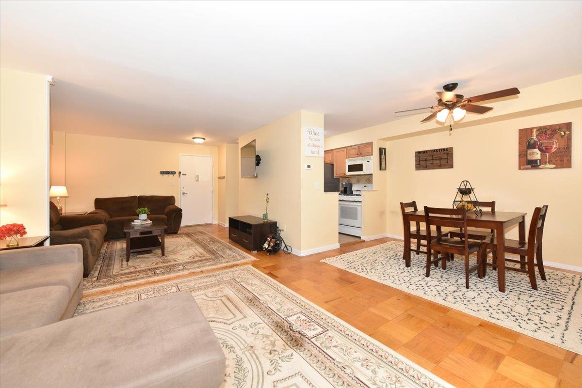 #13 photo, 320 E Shore Road, ناسو Great Neck , NY 11023