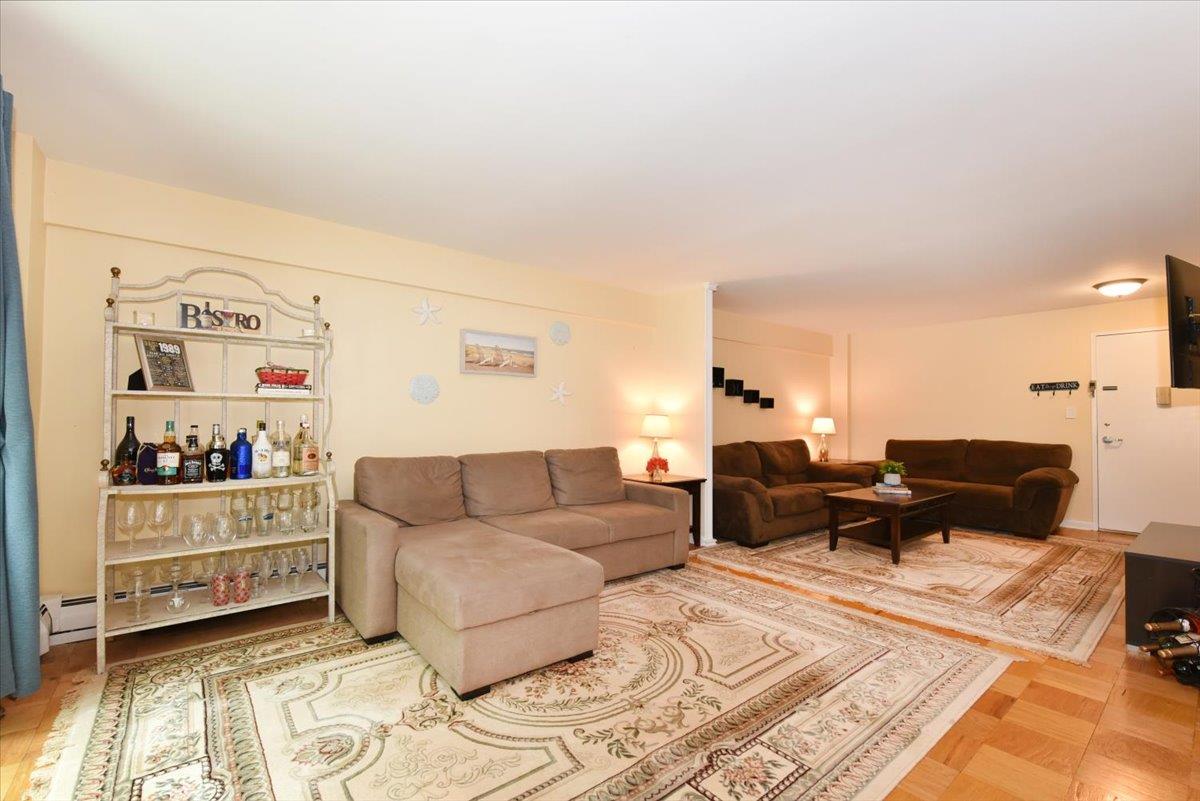 #9 photo, 320 E Shore Road, ناسو Great Neck , NY 11023