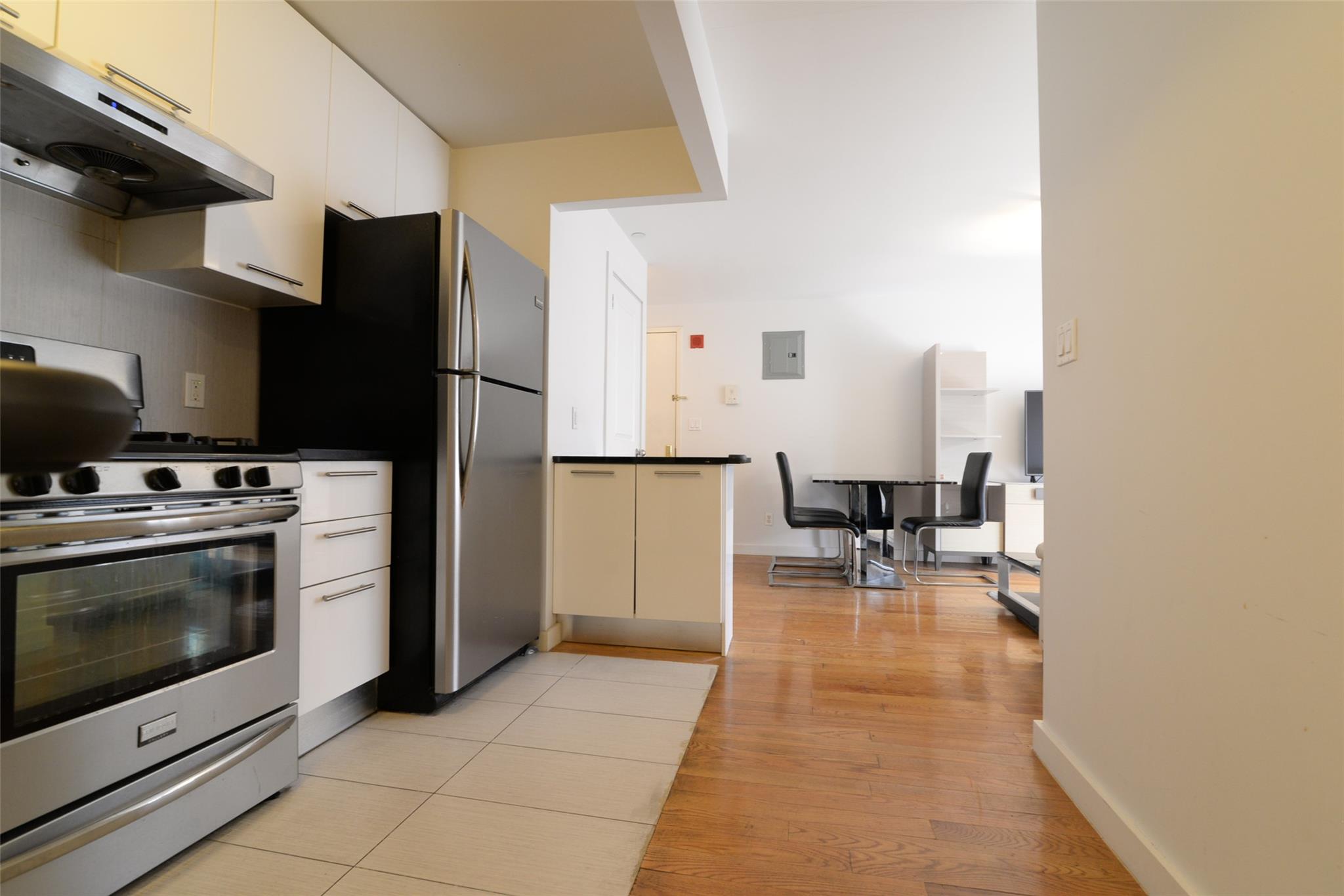 #6 photo, 132-35 41st Road, クイーンズ区 Flushing , NY 11355