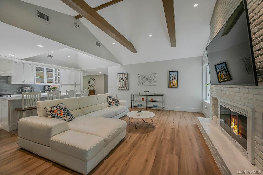 #7 photo, 36 Woodland Lane, Smithtown , NY 11787