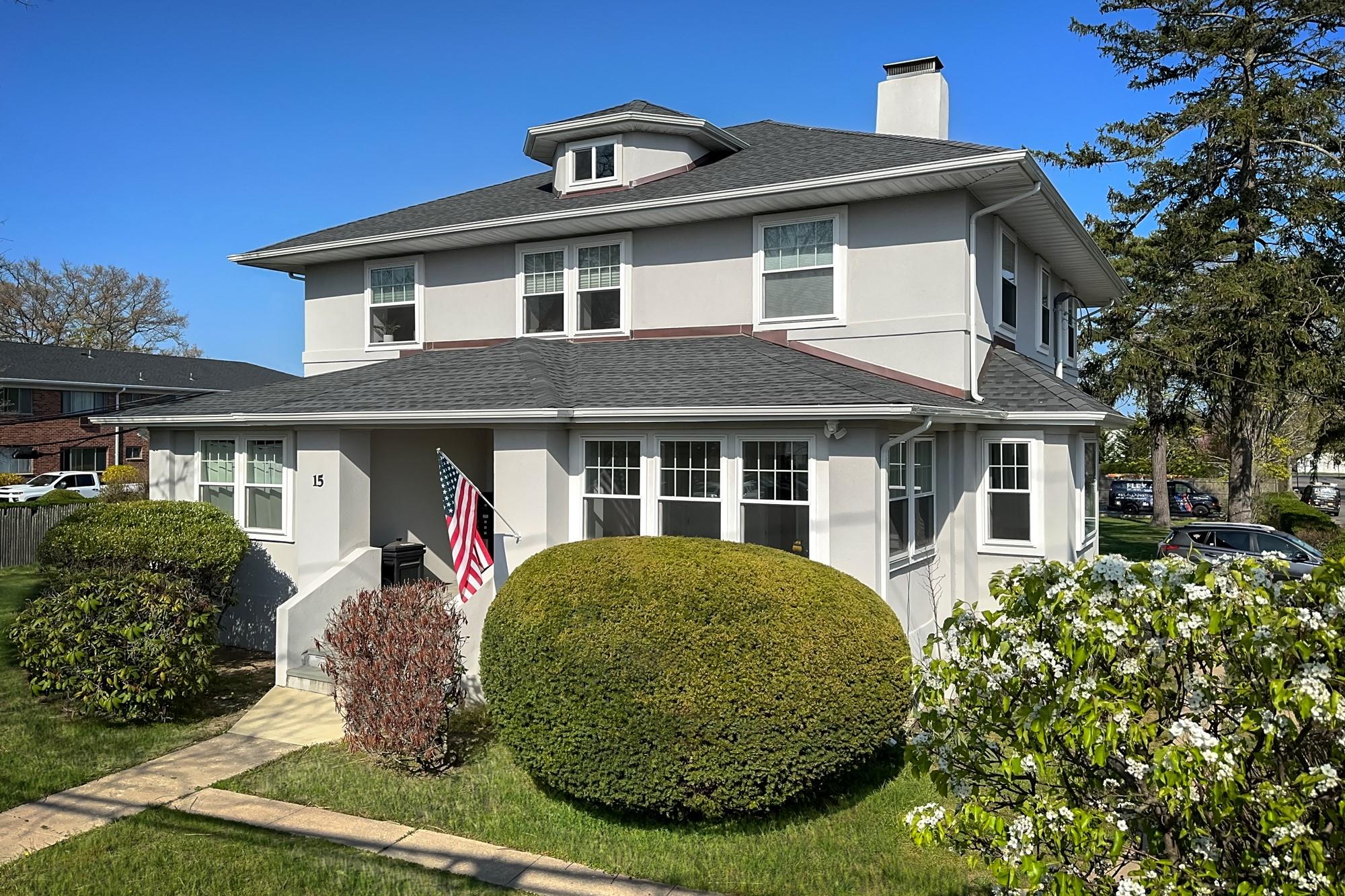 #1 photo, 15 South Saxon Avenue, Bay Shore , NY 11706