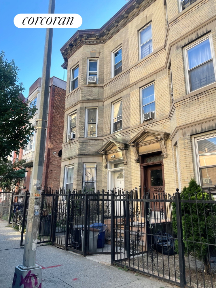 #9 photo, Bronx, برونكس University Heights , NY 10468